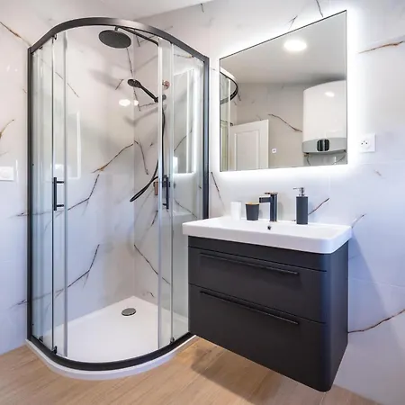 펜션 Lovely In Benkovac With Wifi