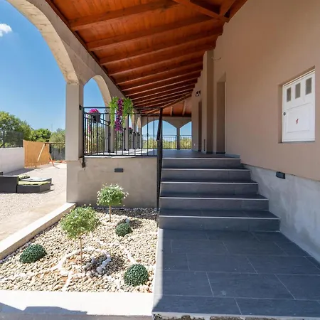 Lovely In Benkovac With Wifi 펜션