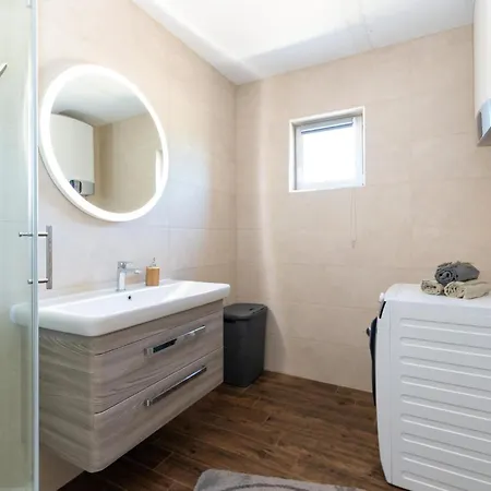 Lovely In With Wifi Holiday home