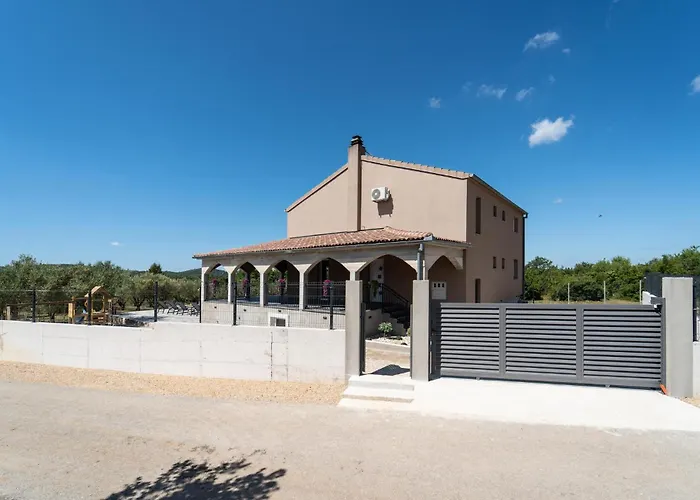 Casa vacanze Lovely In With Wifi Benkovac